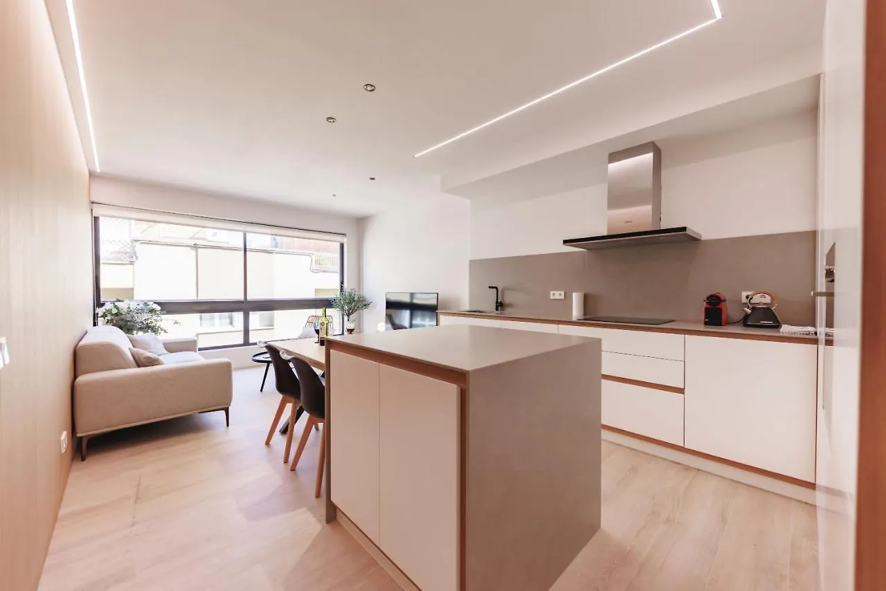 Bravissimo Centre, Modern 2-Bedroom Apartment خيرونا