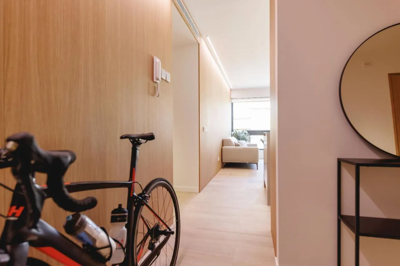 Bravissimo Centre, Modern 2-Bedroom Apartment خيرونا