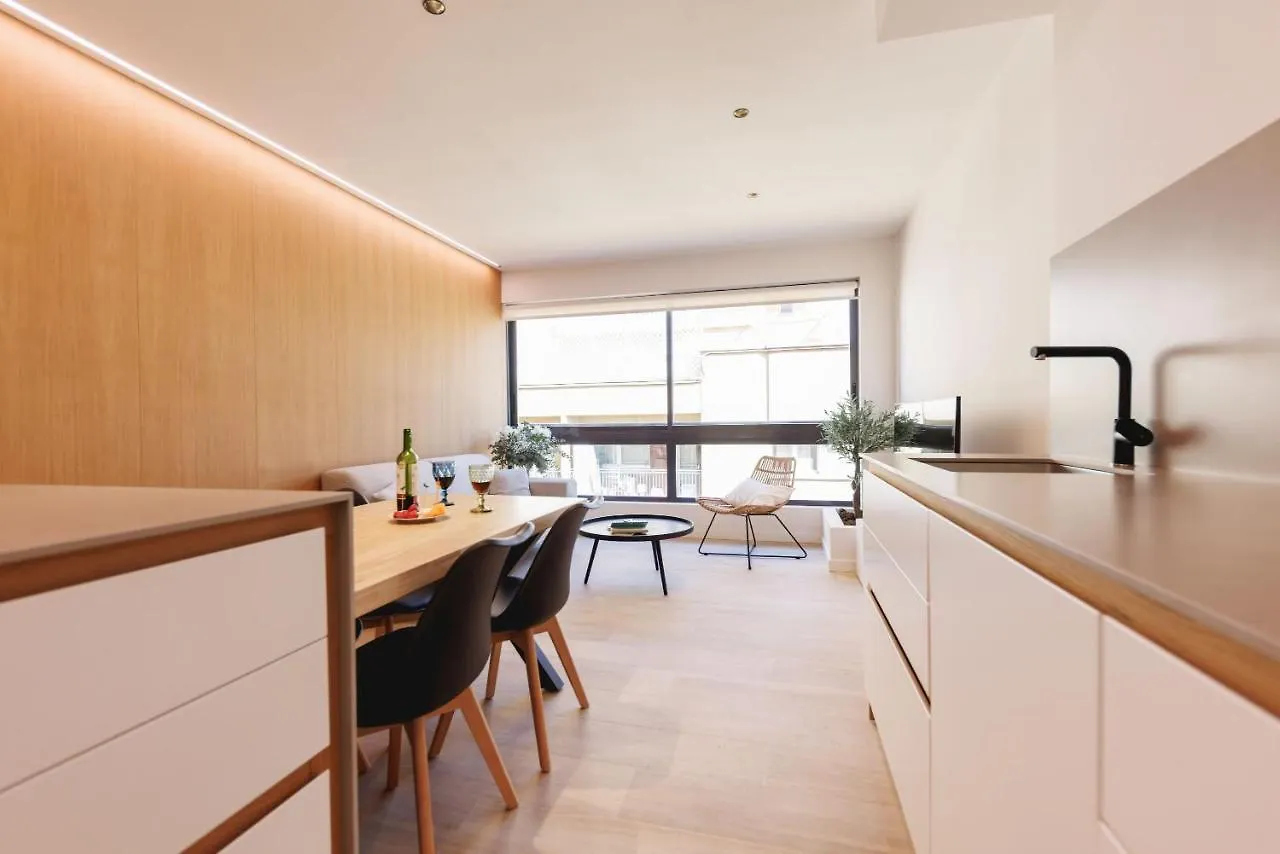 Bravissimo Centre, Modern 2-Bedroom Apartment خيرونا