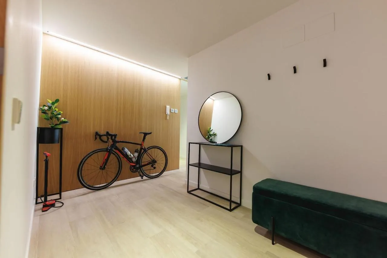 Bravissimo Centre, Modern 2-Bedroom Apartment خيرونا