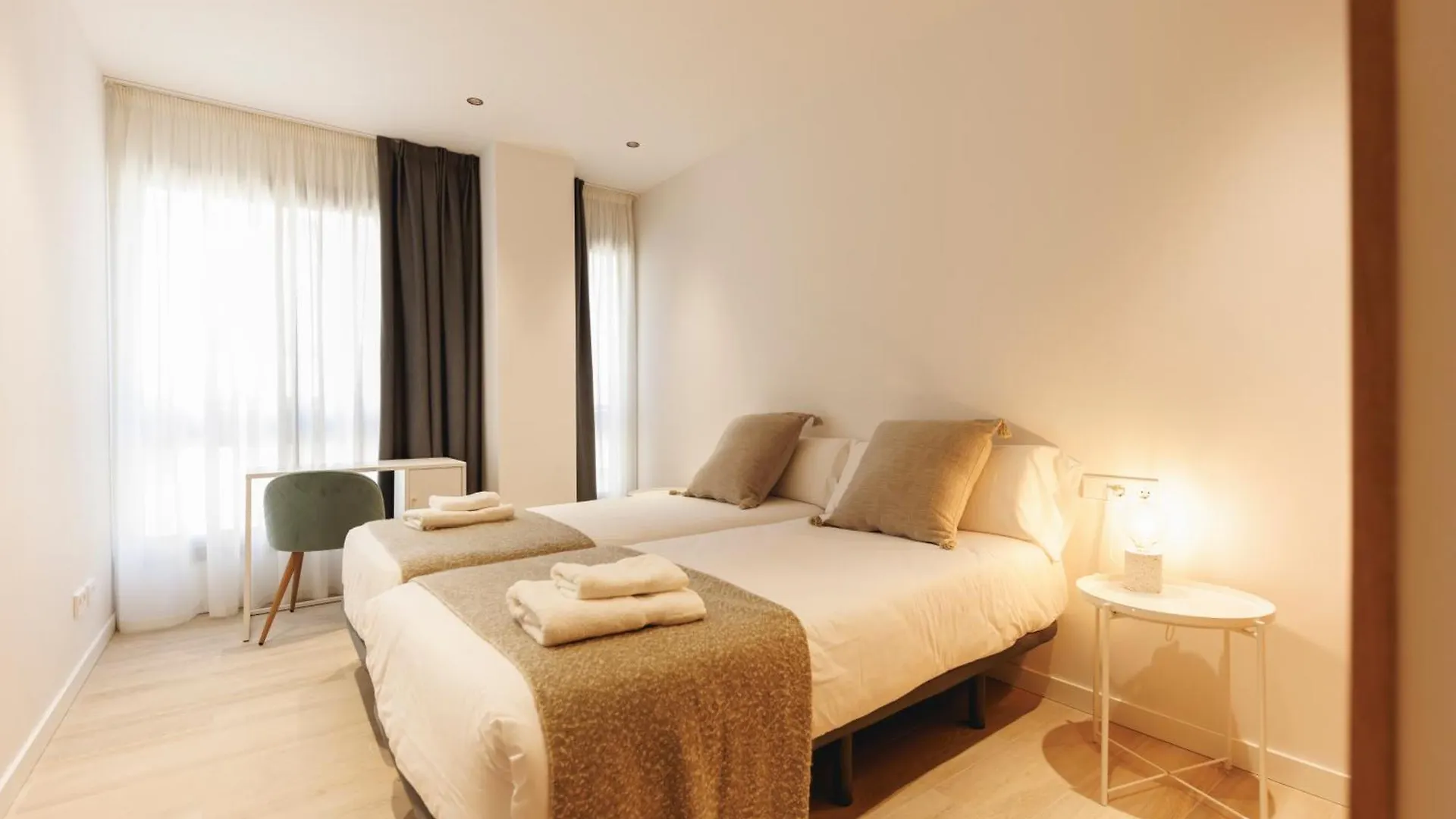 Bravissimo Centre, Modern 2-Bedroom Apartment خيرونا